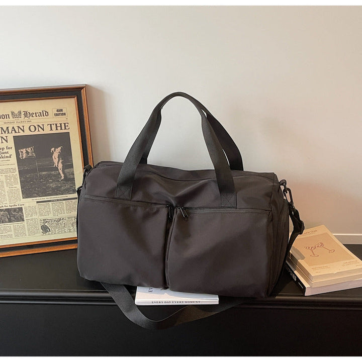 Sporty travel bag with expandable compartments Kalsten