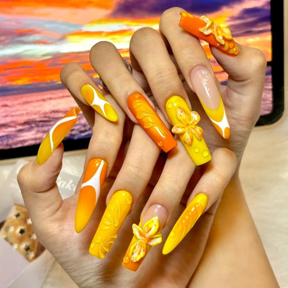Nail art with floral and artistic decorations Acalora