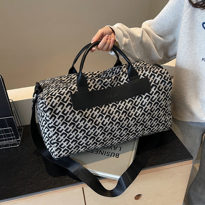 Sporty Duffel Bag With Durable Material And Practical Compartments Kalsten