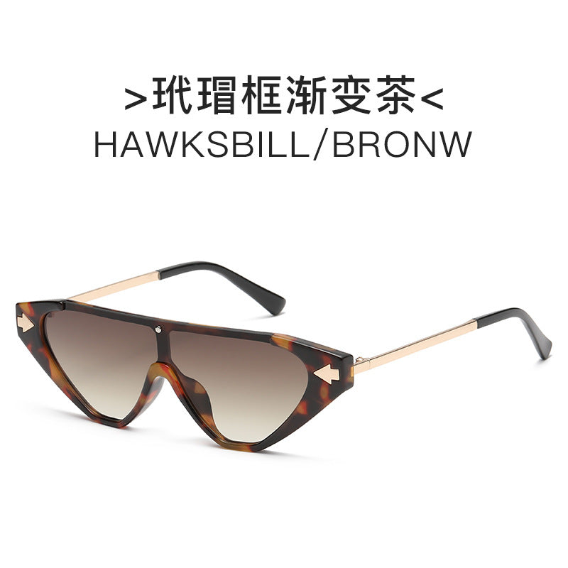 Women futuristic sunglasses with distinctive design Kalsten