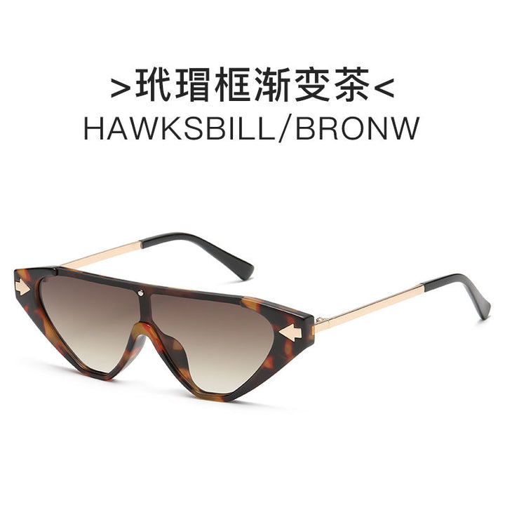 Women futuristic sunglasses with distinctive design Kalsten