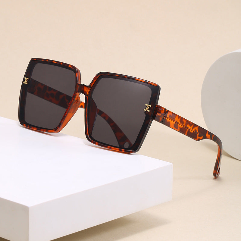Women's fashion square sunglasses with luxurious frame Kalsten