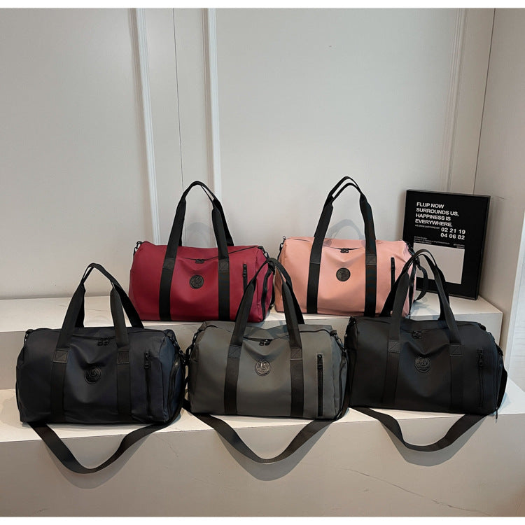 Sporty travel bag with reinforced zipper and side pocket Kalsten