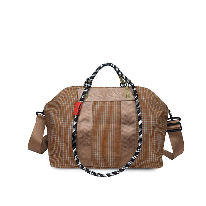Stylish sports bag with adjustable shoulder strap Kalsten