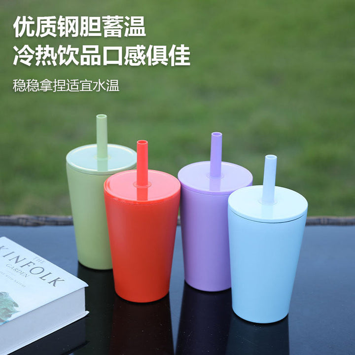 Unisex stylish to-go drinking cup with integrated straw Kalsten