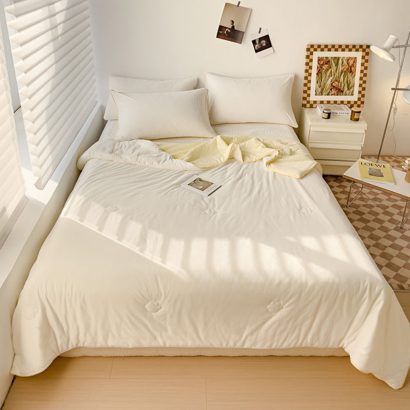 Women's high-quality duvet with a velvety surface and elegant quilting Kalsten