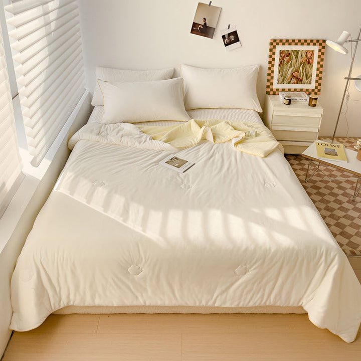 Women's high-quality duvet with a velvety surface and elegant quilting Kalsten