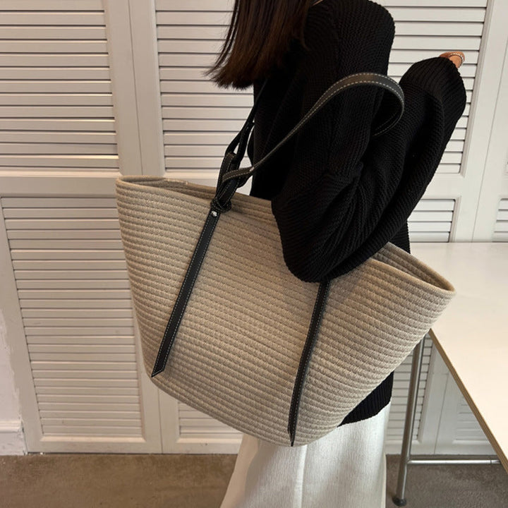 Elegant Shopper Bag with Texture Kalsten