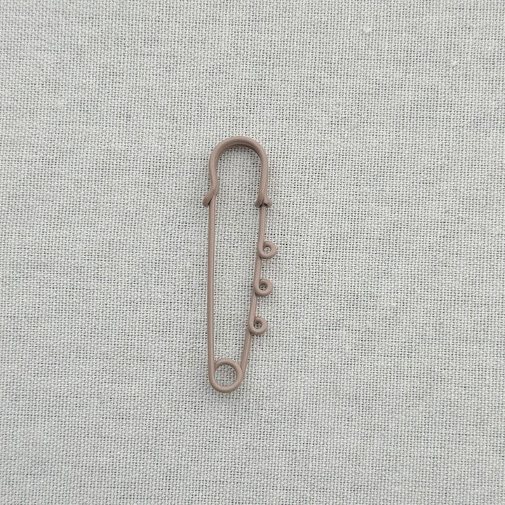 Decorative Safety Pin Brooch Kalsten