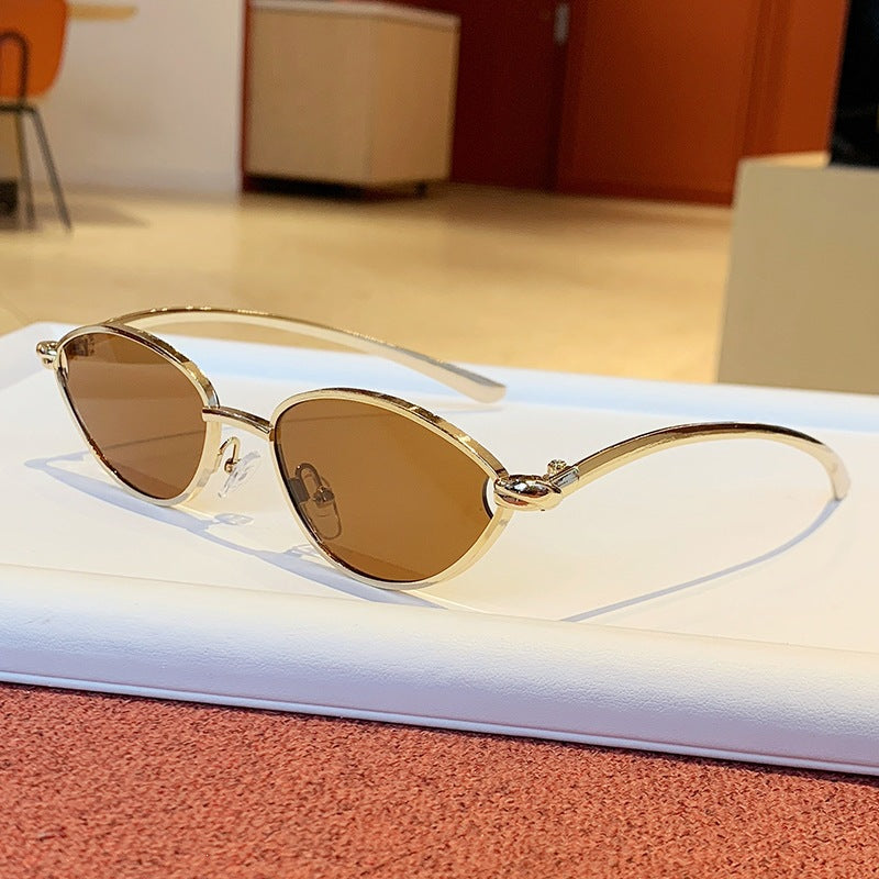 Women's designer sunglasses with elegant metal frame and protective lenses Kalsten