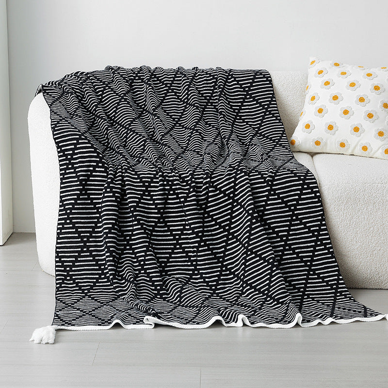 Women's knitted blanket with geometric pattern Kalsten