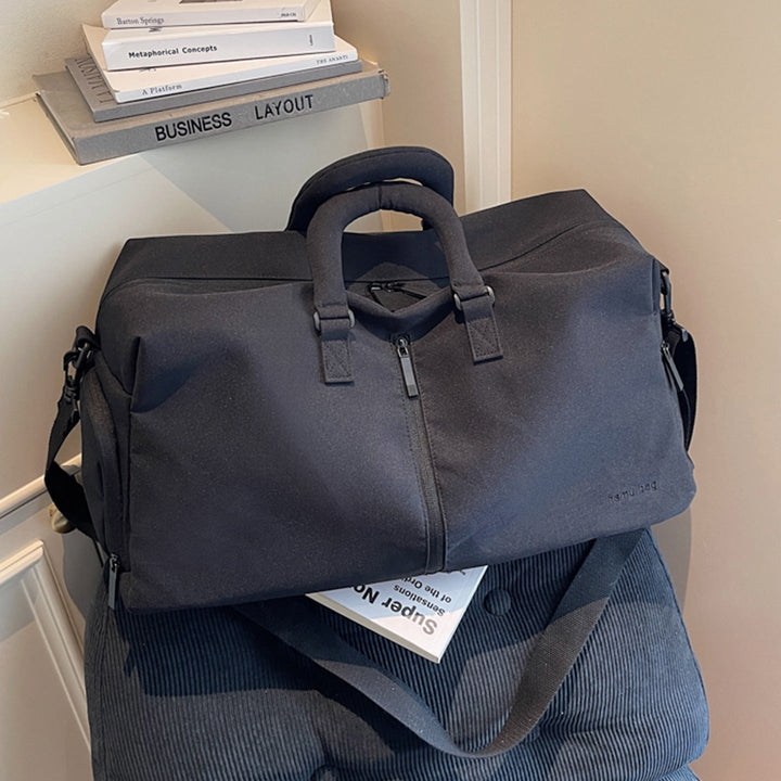 Modern travel bag with versatile carrying options Kalsten