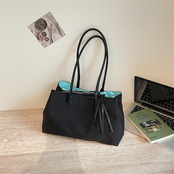 Elegant Tote Bag with Zipper and Practical Interior Pockets Kalsten