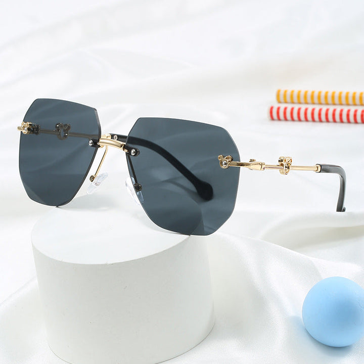 Ladies stylish oversized sunglasses with faceted frame Kalsten