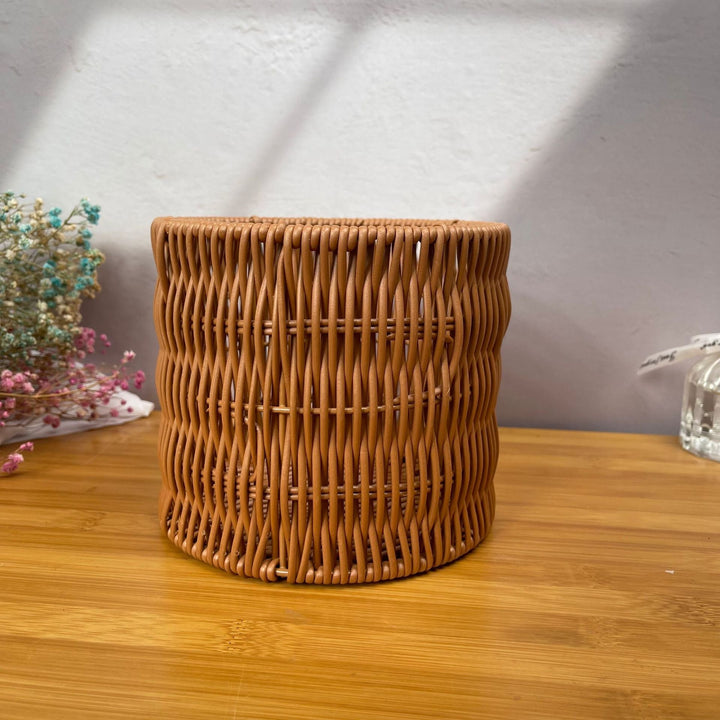 Women's stylish rattan container with pearl handle Kalsten