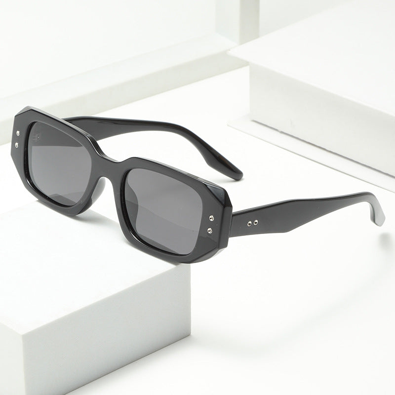 Ladies fashionable oversized sunglasses with stylish frame and UV protection Kalsten