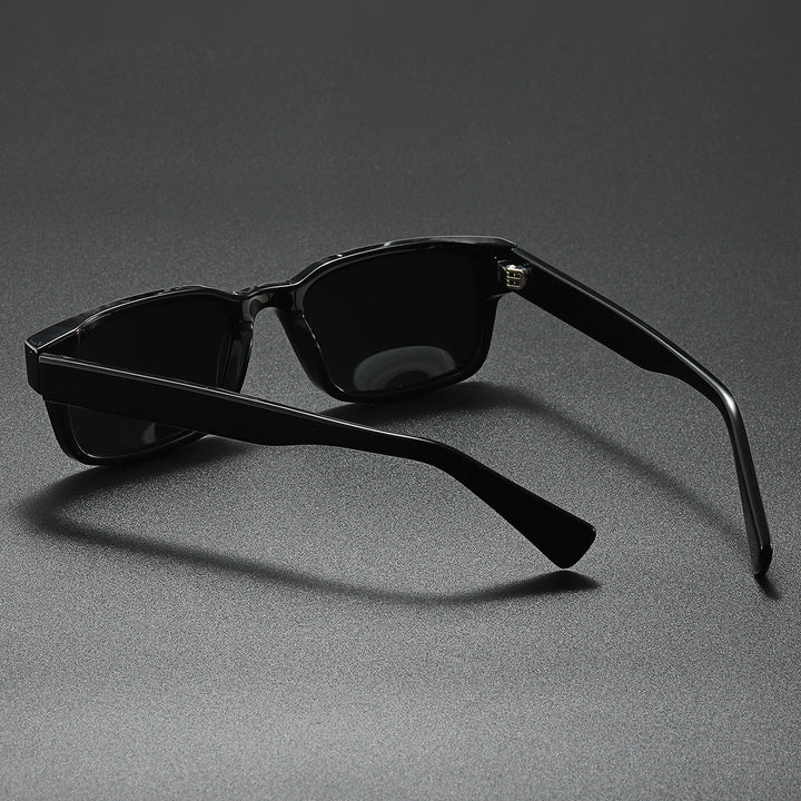 Women's sunglasses in modern, minimalist design Kalsten