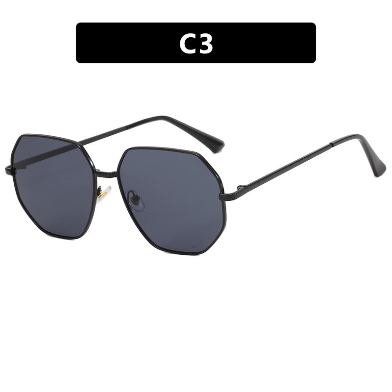 Women's fashionable geometric sunglasses with protective UV filter and stylish frame Kalsten
