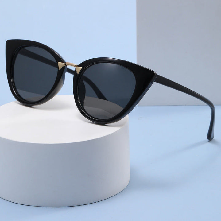 Ladies Cat-Eye Sunglasses with Elegant Golden Detail Kalsten