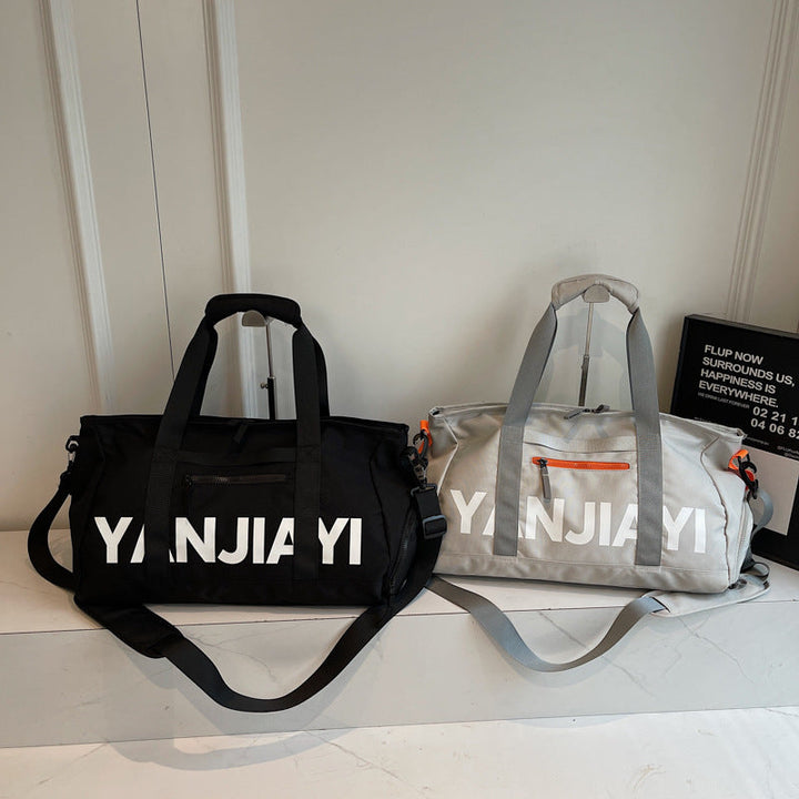 Sporty travel bag with mesh structure and practical compartments Kalsten