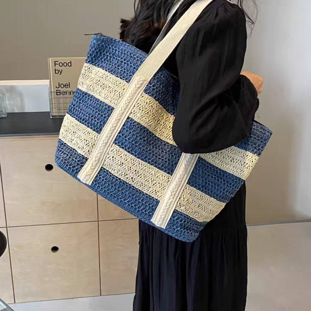 Stylish beach bag with structured design Kalsten