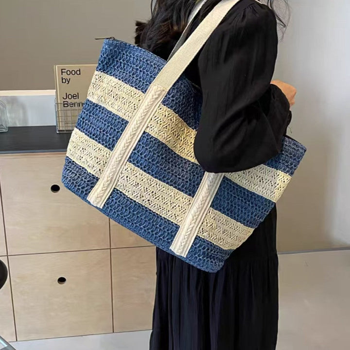 Stylish beach bag with structured design Kalsten