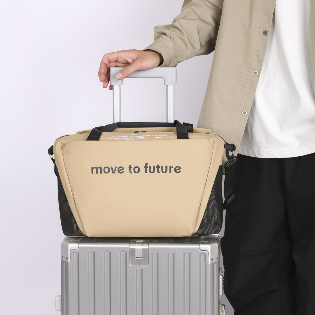 Sporty shoulder bag with innovative carrying system Kalsten
