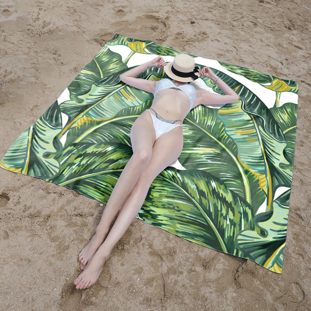 Beach blanket with vibrant floral pattern and innovative structure Kalsten