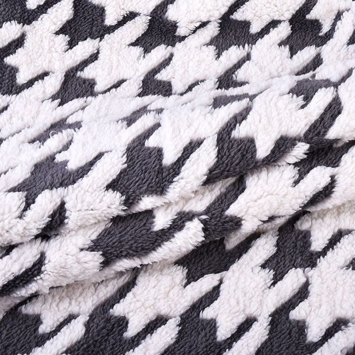 Ladies cuddle blanket with unique houndstooth pattern Kalsten