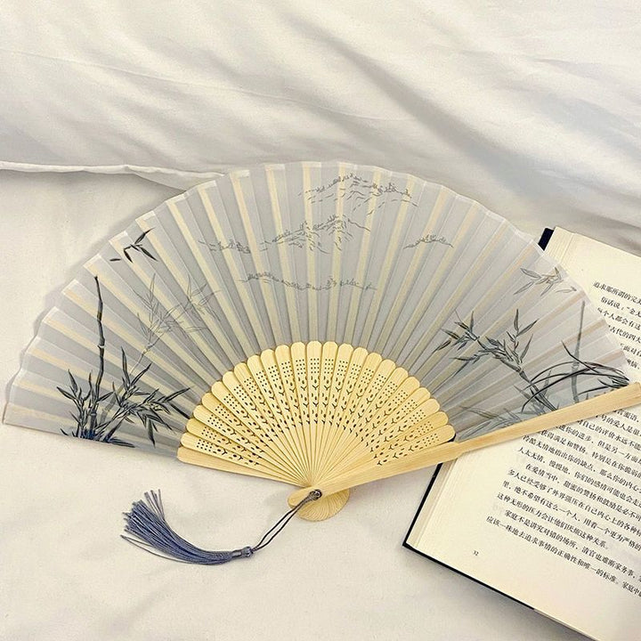 Handcrafted fan with elegant design Kalsten