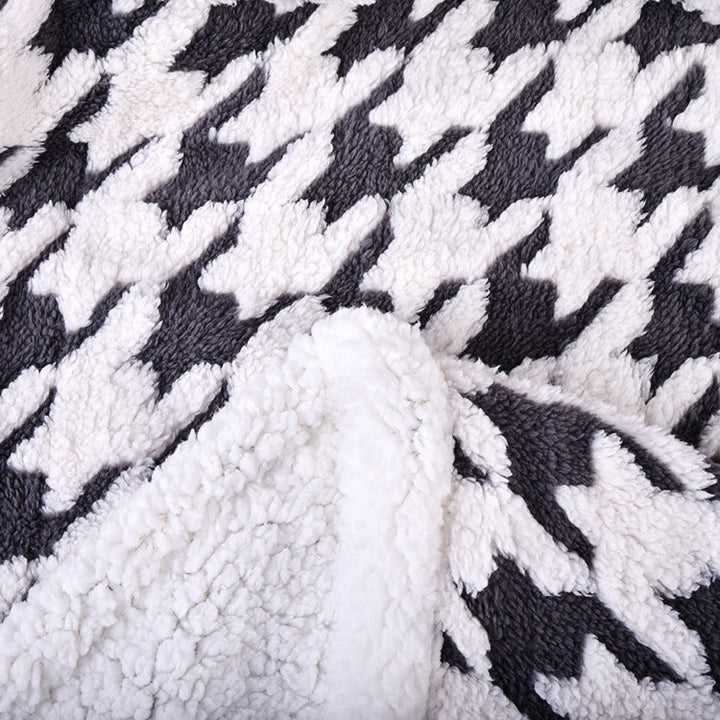 Ladies cuddle blanket with unique houndstooth pattern Kalsten