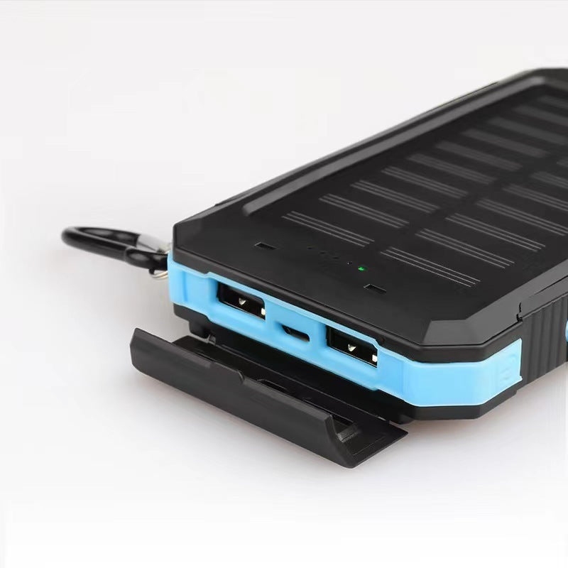 Solar-powered power bank with impact-resistant design and integrated carabiner Kalsten