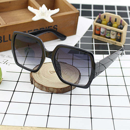 Ladies extravagant square sunglasses with unique design Kalsten