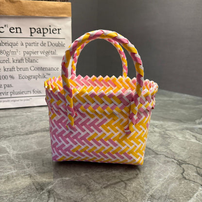 Playful basket bag with bow Acalora