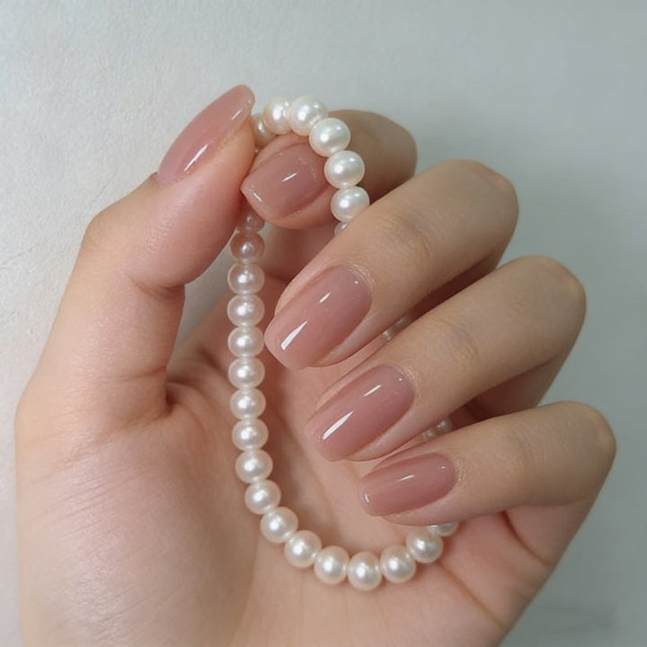Artificial nails in elegant, natural style Kalsten