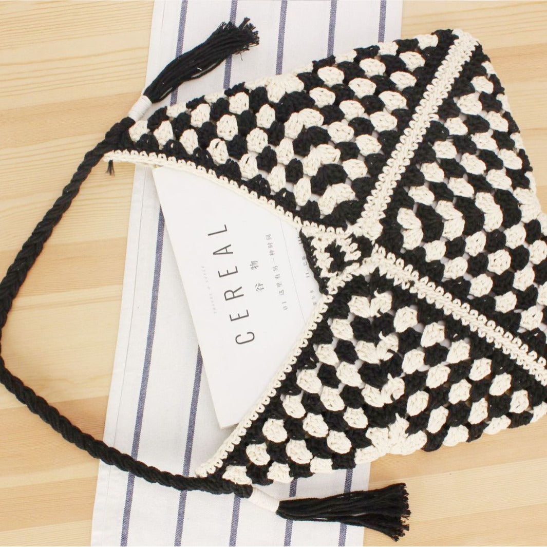 Handcrafted macramé shoulder bag with unique pattern Kalsten