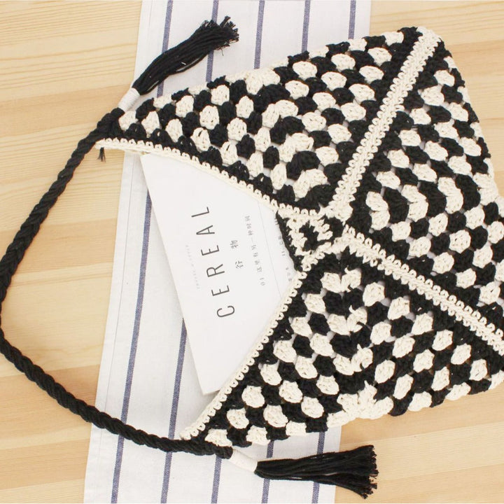 Handcrafted macramé shoulder bag with unique pattern Kalsten