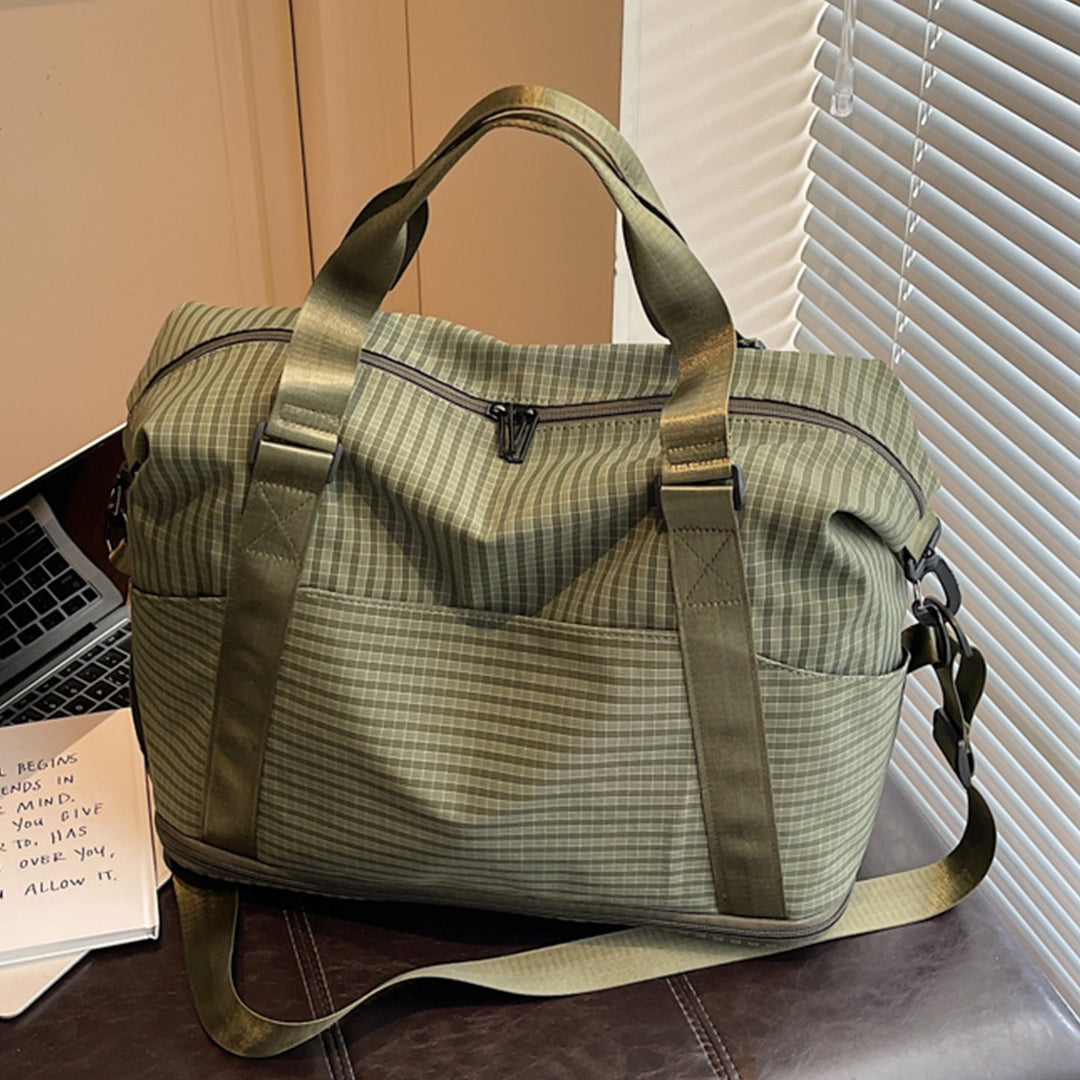Sporty travel bag with practical storage and adjustable shoulder straps Kalsten