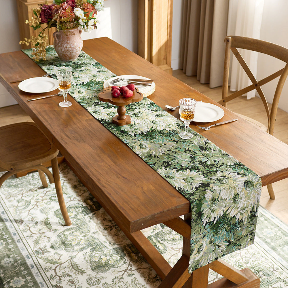Elegant Floral Patterned Table Runner