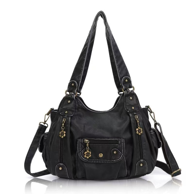 Fashionable shoulder bag with elegant details Kalsten