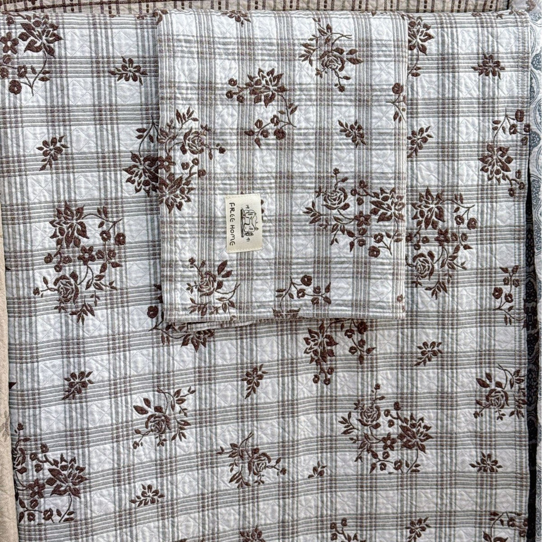 Ladies cuddly blanket with cute horse motif Kalsten