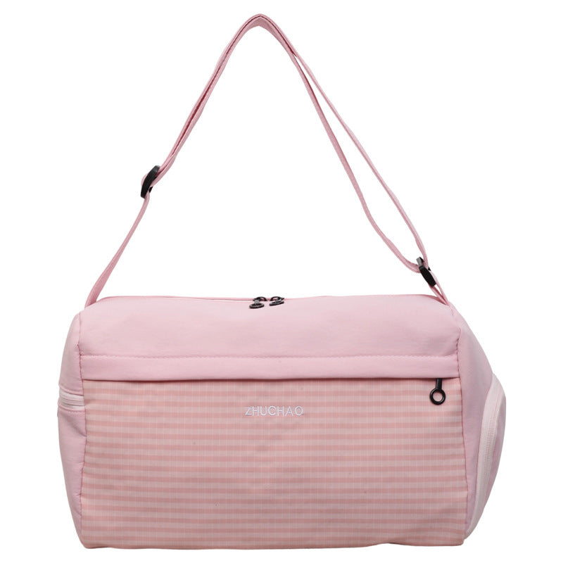 Sporty Travel Bag with Adjustable Shoulder Strap Kalsten