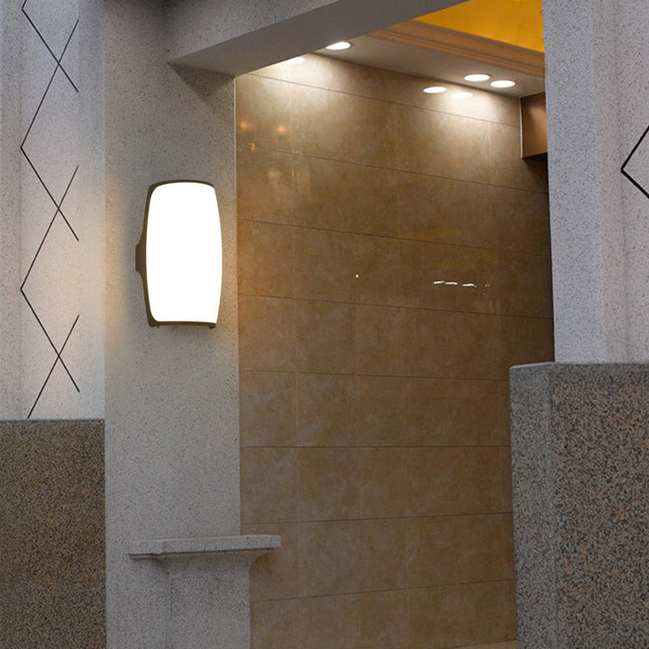 Waterproof Acrylic Curved Shade LED Outdoor Wall Sconce Lamp | Kalsten