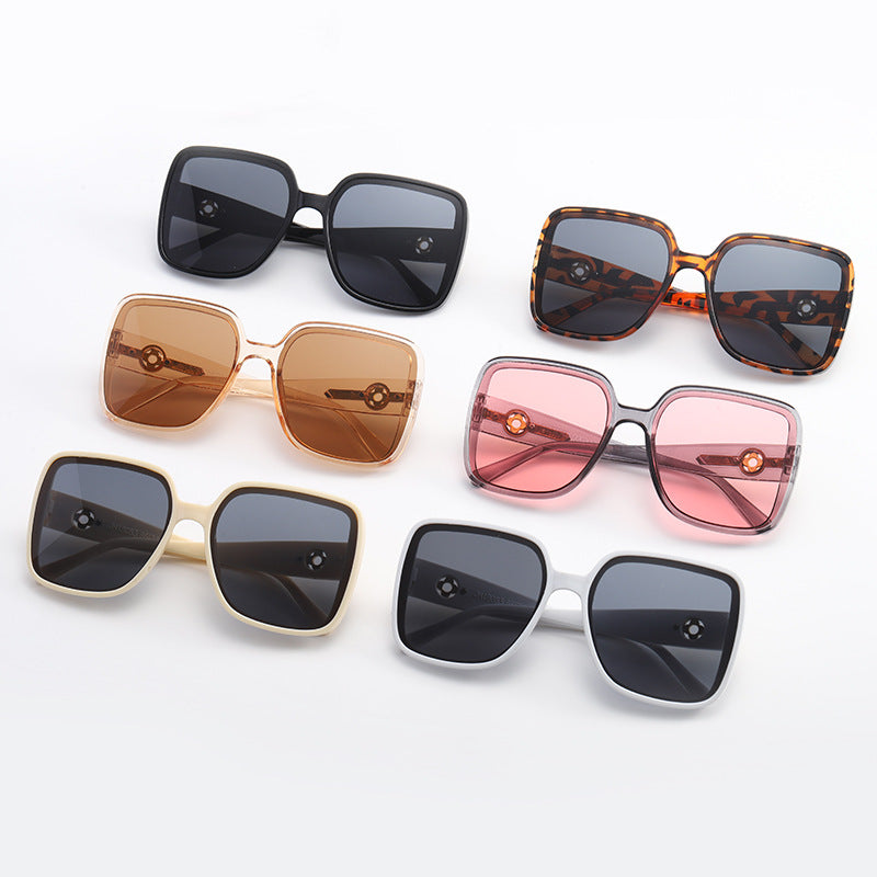 Women's fashionable square sunglasses with luxurious details Kalsten