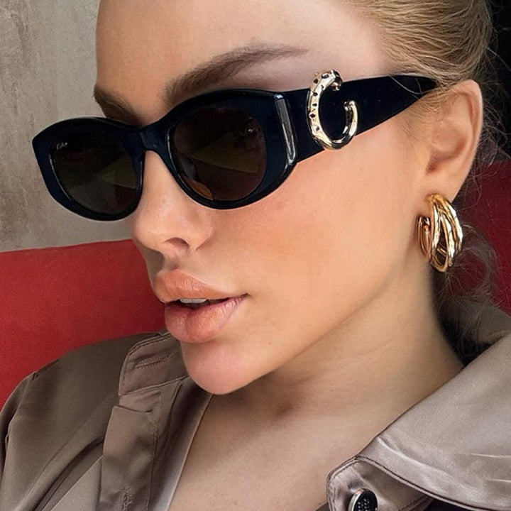 Women's elegant Cat-Eye sunglasses with golden details Kalsten