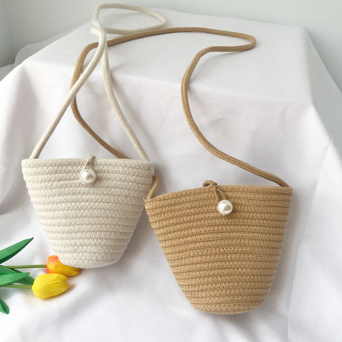 Elegant Handbag with Pearl Closure Kalsten