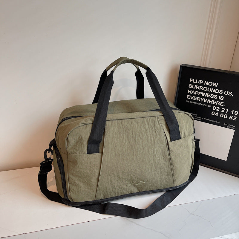 Sporty travel bag with innovative storage Kalsten