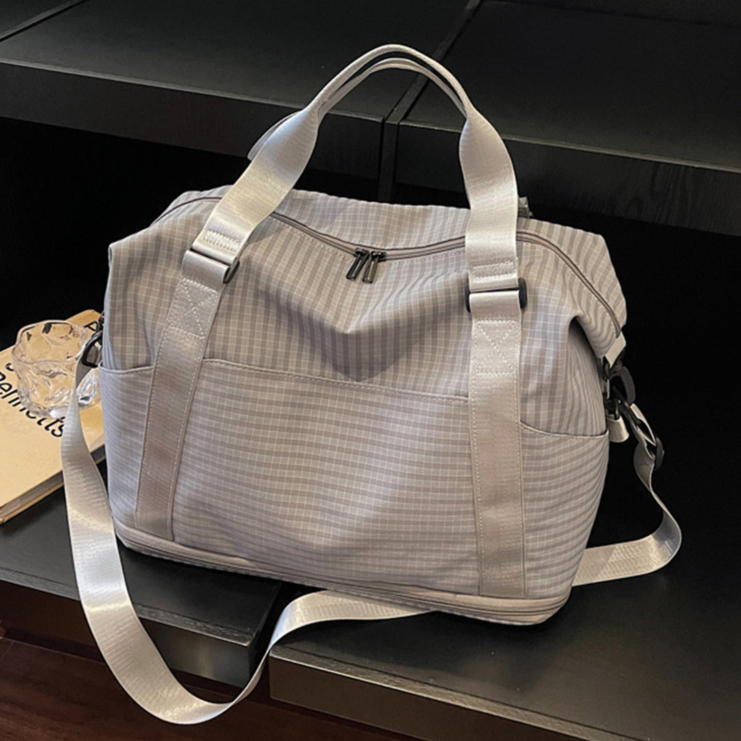 Sporty travel bag with practical storage and adjustable shoulder straps Kalsten