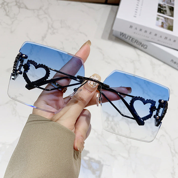 Women's fashionable sunglasses with trendy heart design Kalsten