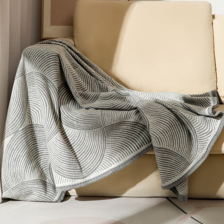 Women's exclusive and cozy knit blanket with geometric pattern Kalsten